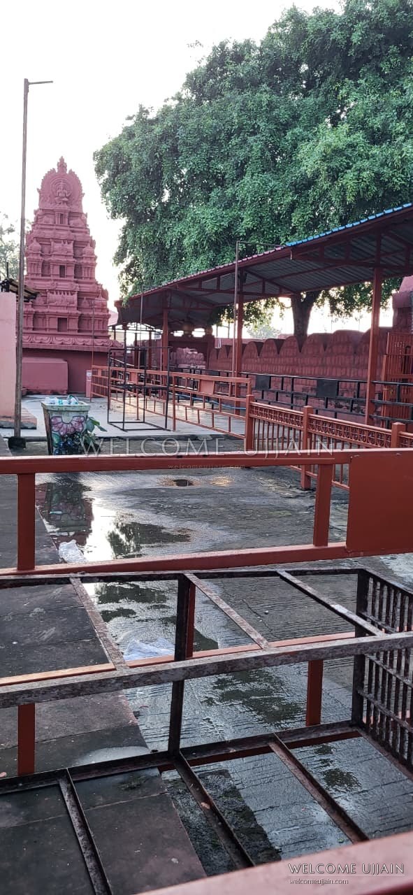Bhartrihari Caves — The cave passages