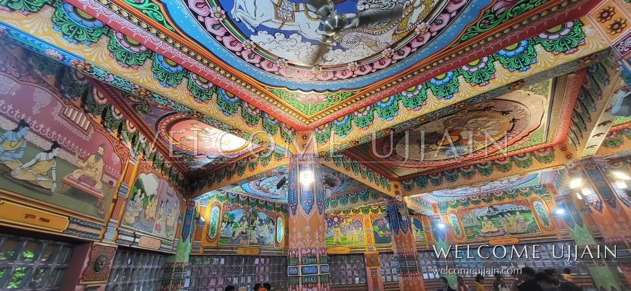 Sandipani Ashram — The painted ceiling of the ashram hall