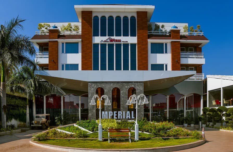 Hotel Mahakal Grand, a hotel in Ujjain